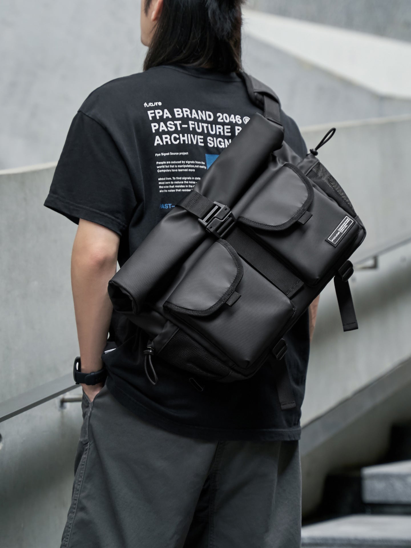 潮牌百搭大容量斜挎包男士機能騎行單肩包郵差包休閒包背包男