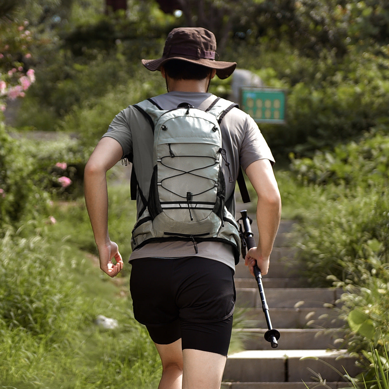 戶外運動登山騎乘健行防水多功能雙肩背包