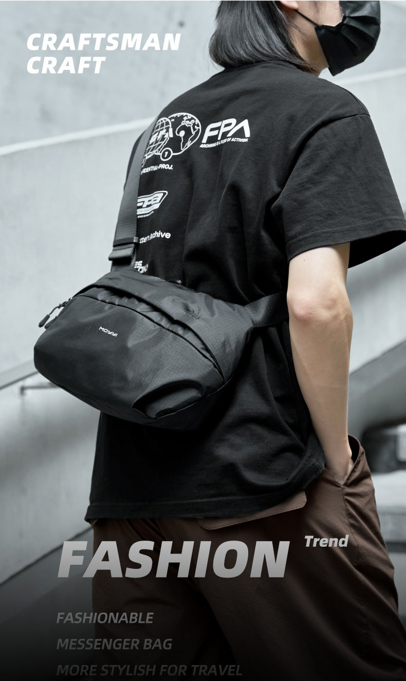 街頭斜挎包高級感單肩包背包男士通勤運動郵差包騎行多功能包